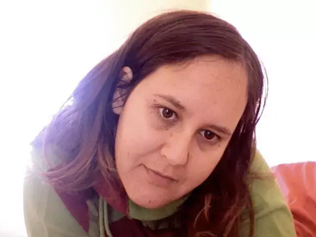 ורד התלוננה שנאנסה בידי אביה, התיק נסגר - והיא התאבדה