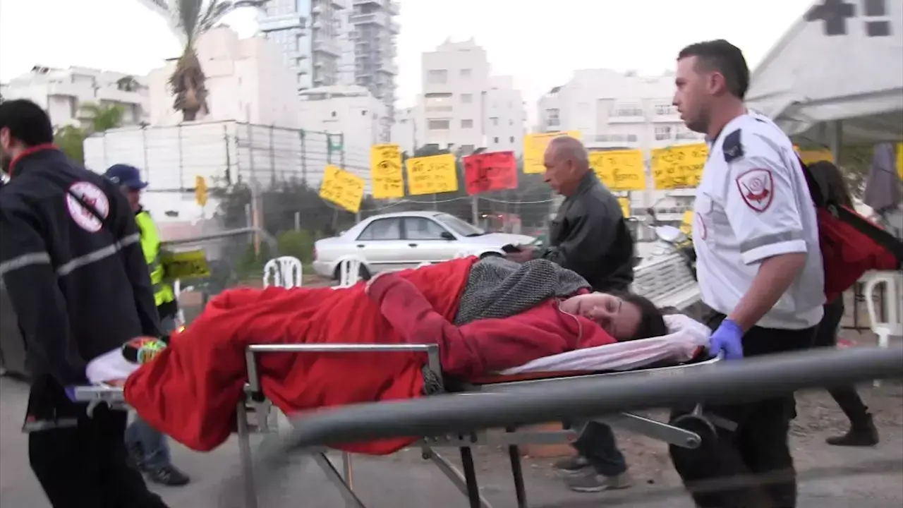 עשרות פונו מגבעת עמל: "חולדאי זרק אותנו עם תינוקות לרחוב"
