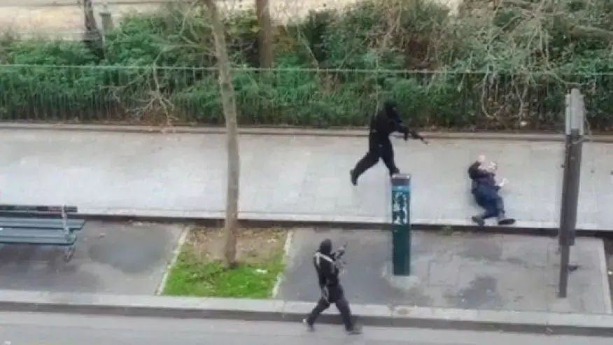 הרב הראשי של איראן: העלבת הנביא מוחמד  דינה מוות
