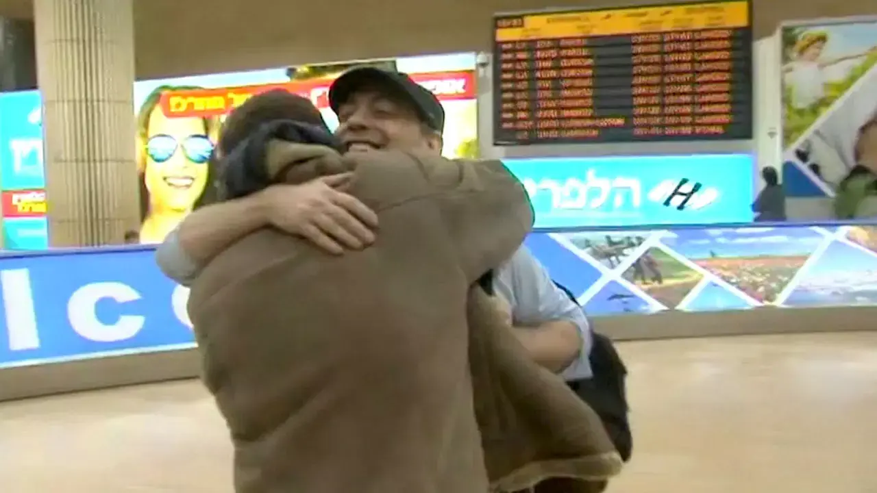 העיתונאי שדיווח על מות התובע נחת בישראל: "רדפו אותי"