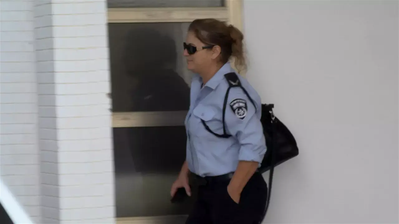 תת-ניצב גזיאל, מגיע לך יותר