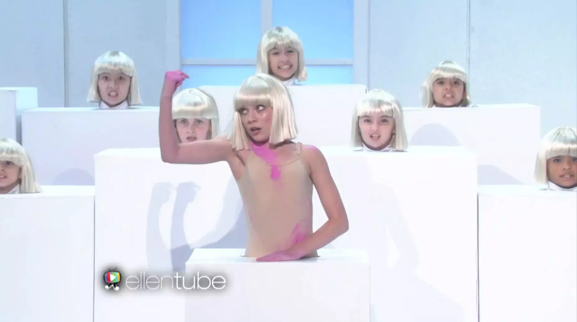 צפו בסיה ומאדי מבצעות את "Elastic Heart" אצל אלן דג'נרס