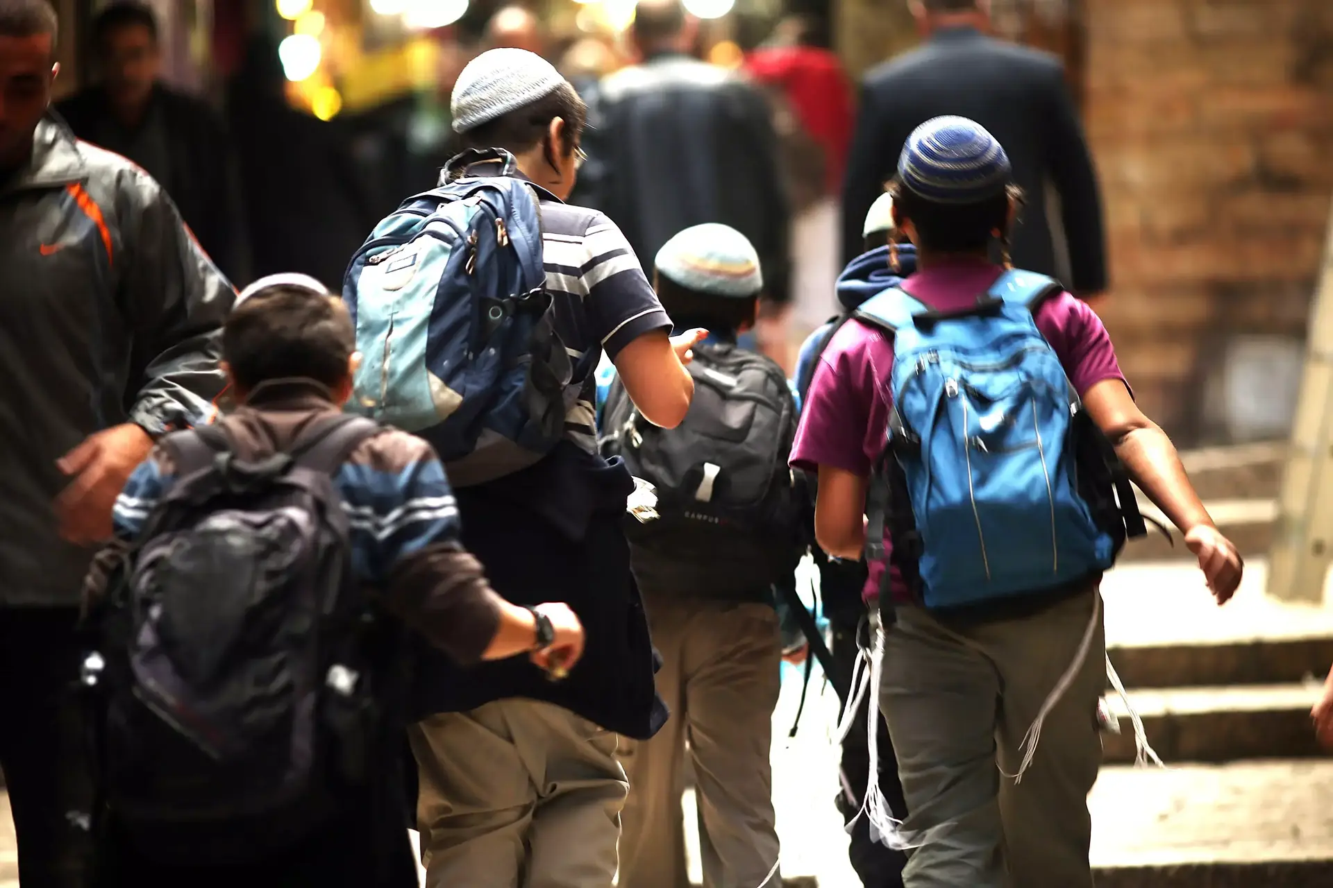 בג"ץ קבע: אם תוכל לפגוש את בניה למרות "אורח חייה החילוני"