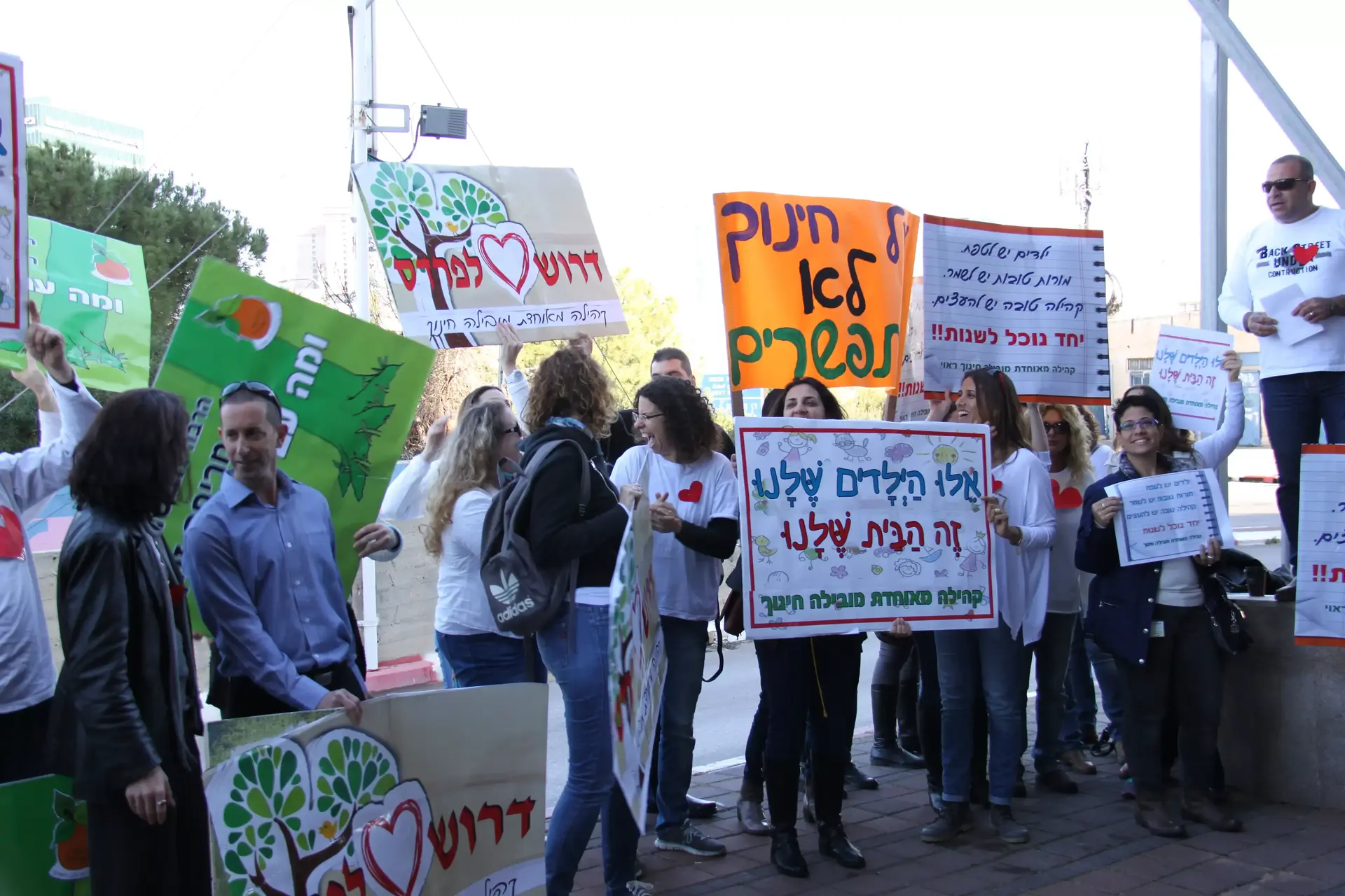 הילדים נדקרים בבית הספר: "שולחים אותם בבוקר לשדה קרב"