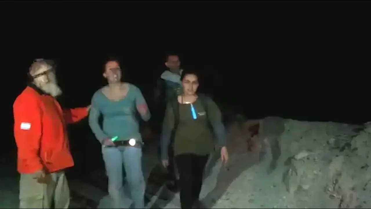 חולצו שתי תלמידות שנתקעו בטיול במכתש הקטן
