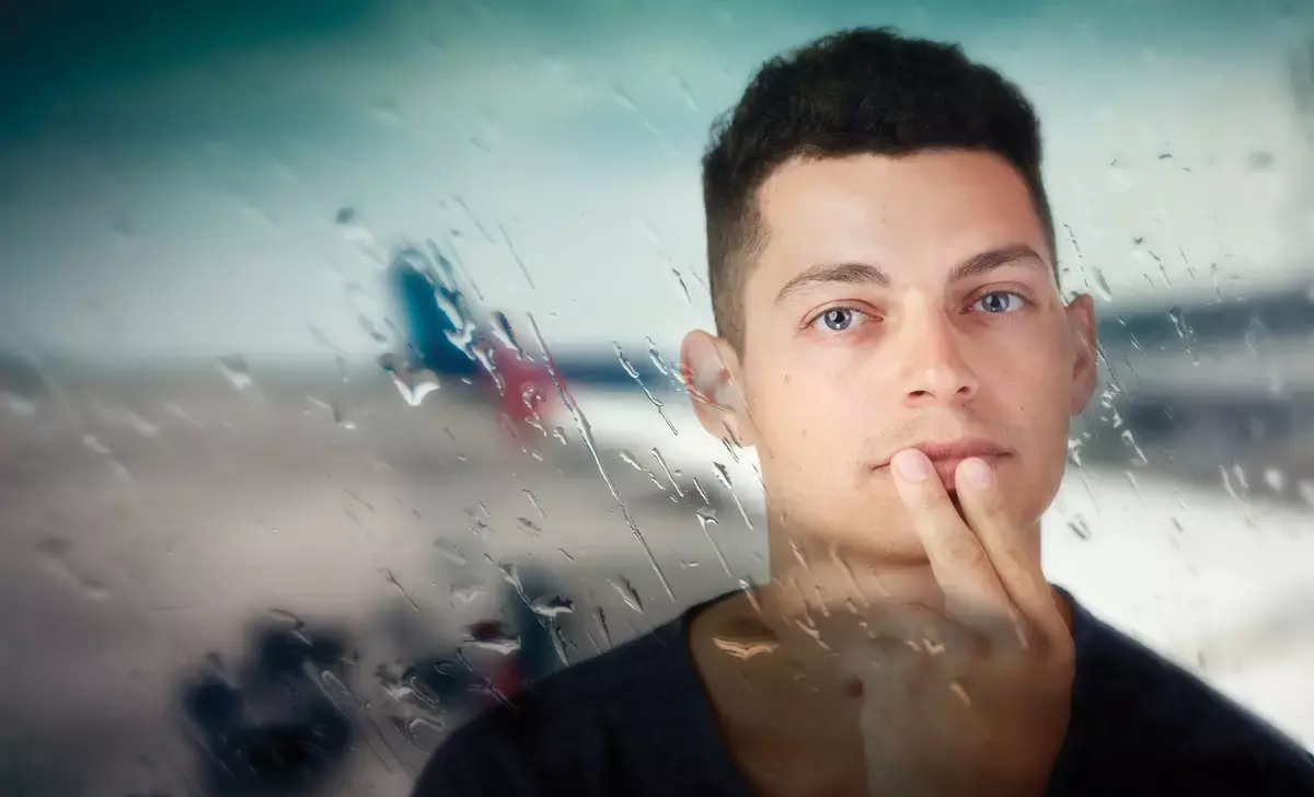 האזינו: ציון חורי שר "מים עמוקים"