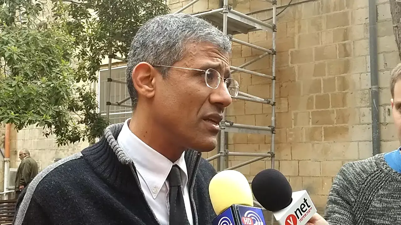 חשד: הונו אבלים ומכרו חלקות קבר לא חוקיות במיליונים