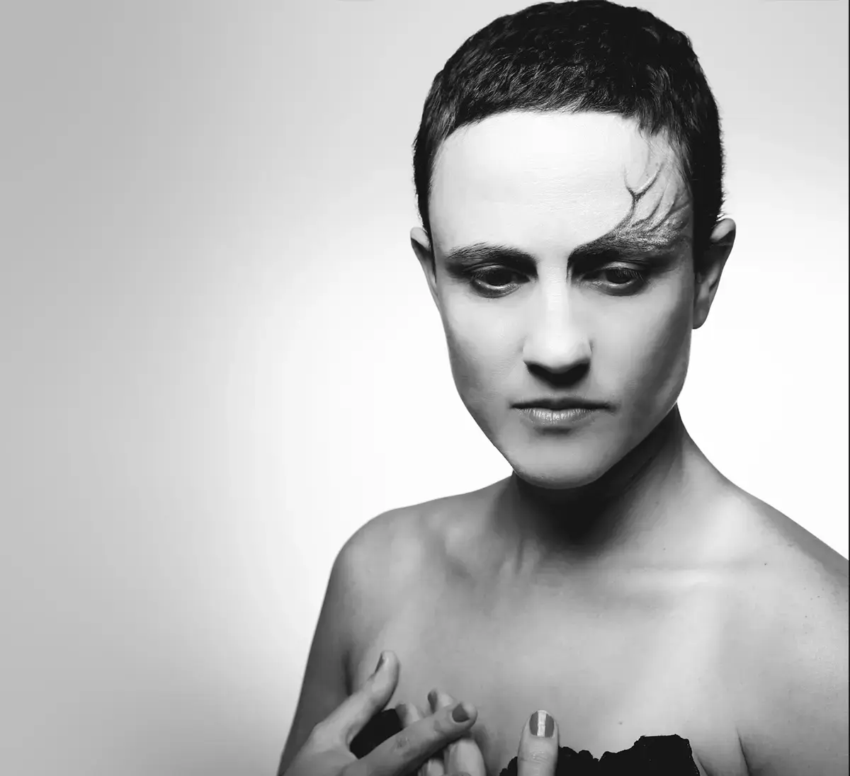 נועה בנתור שרה "After I'm gone". האזינו