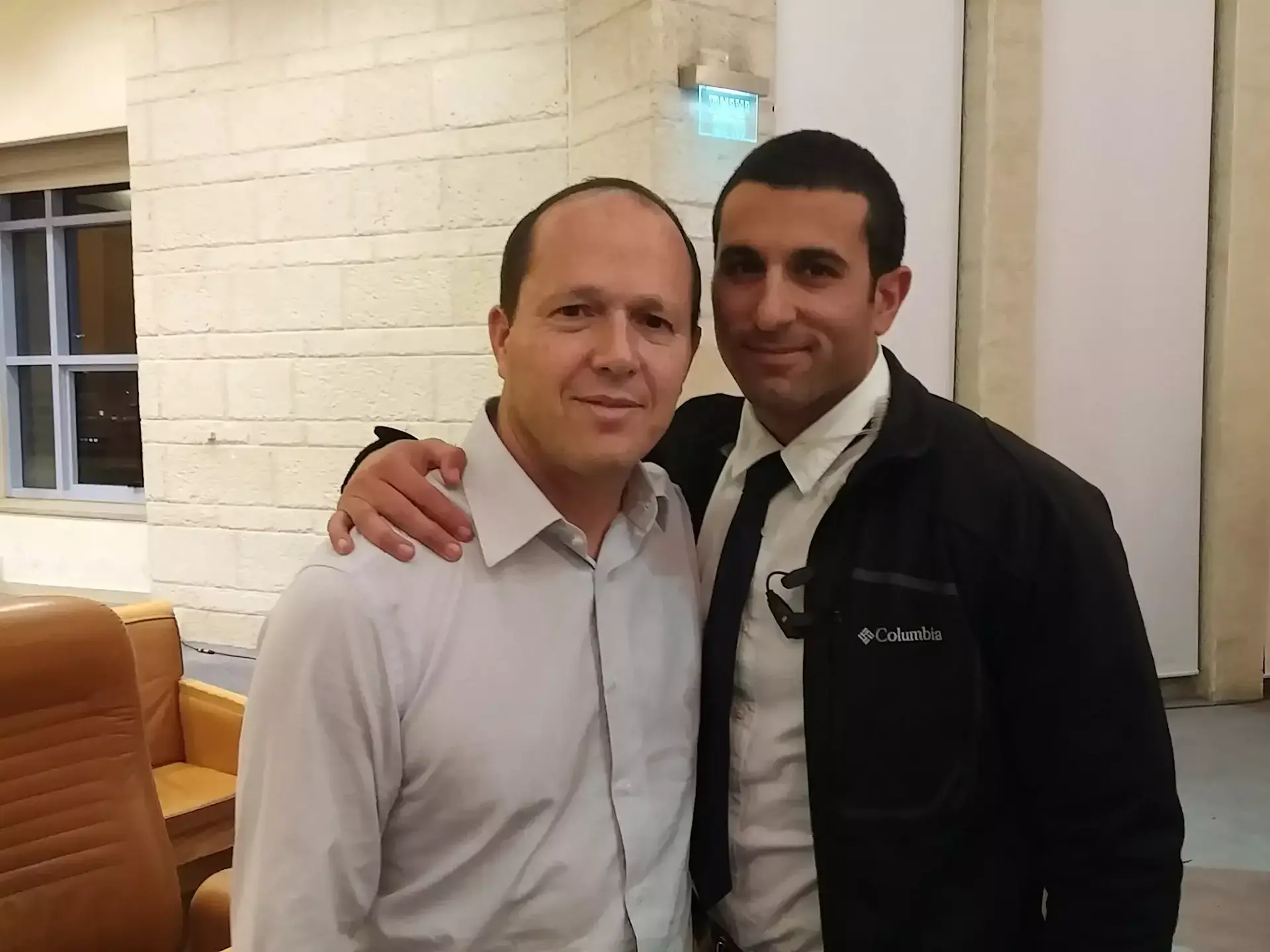 למה ראשי ערים שאינם מאוימים מאובטחים בעשרות אלפים?