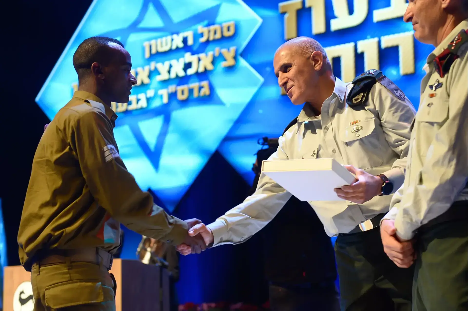 אחי לוחמי צה"ל יועלו לארץ  אך לא יקבלו סל קליטה עד שיתגיירו
