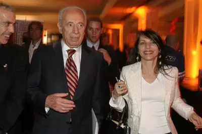 פרס: כדי לפתוח במו&rdquo;מ, על חמאס להכיר בישראל