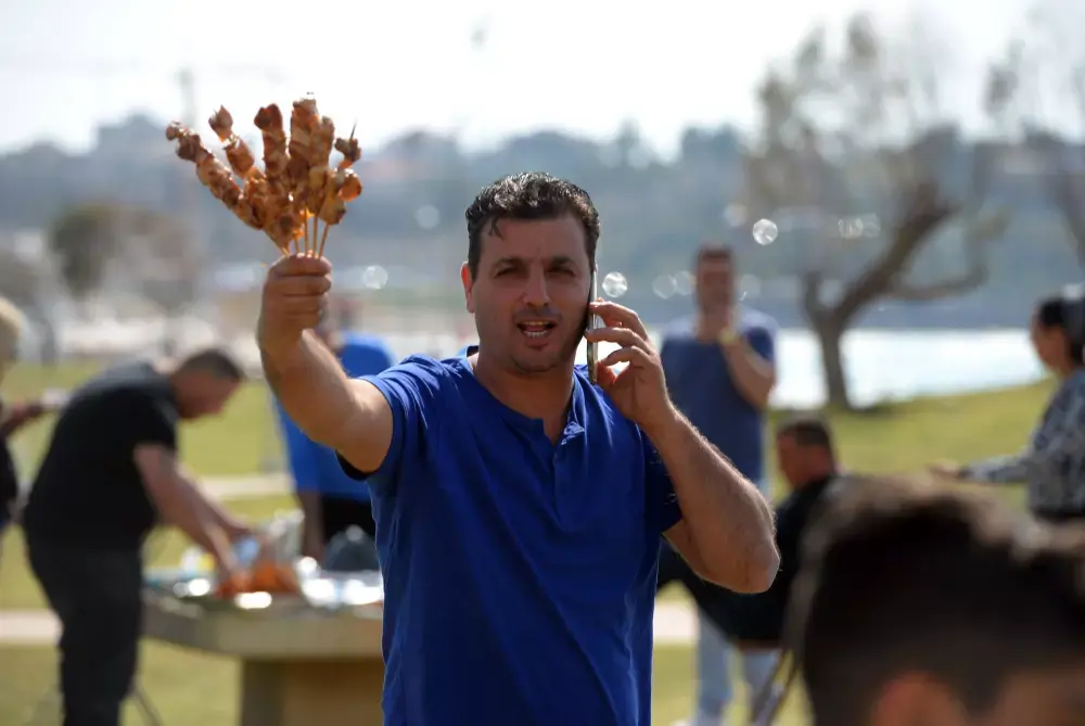 החדשות בדקה: הישראלים מנצלים את השבתון לטיול בטבע