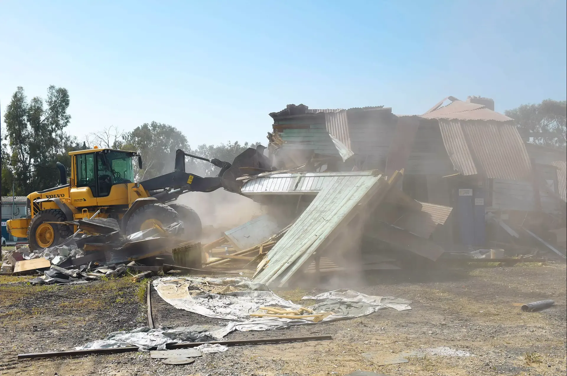 מאה שנה לאחר שהוקם: משרד הביטחון החל בפינוי צריפין