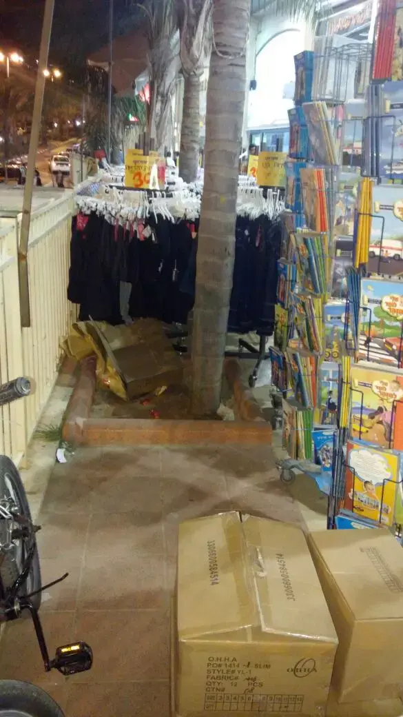 חשד להזנחה: בן ארבע ששוטט לבדו נמצא בארגז באלעד