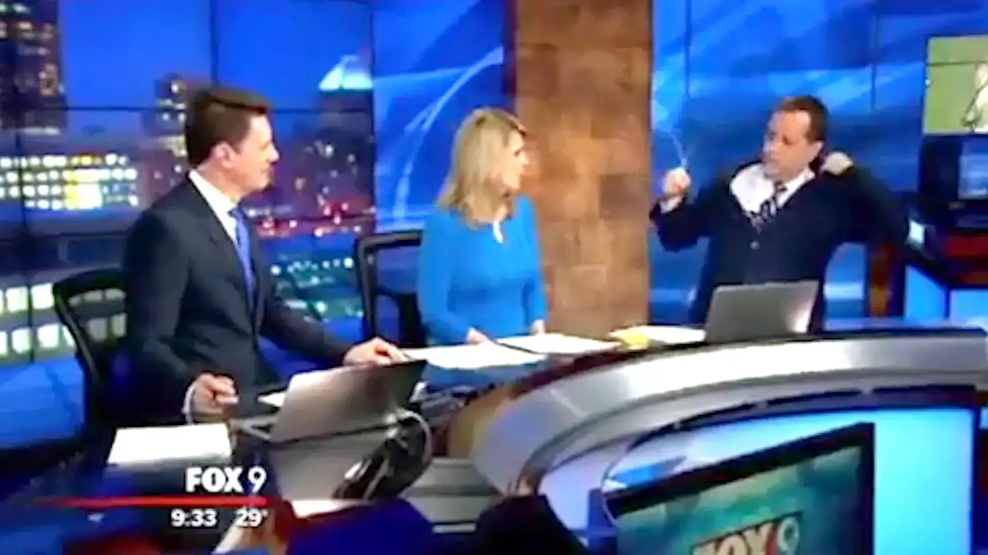 החדשות בדקה: מה הציק לחזאי האמריקאי?