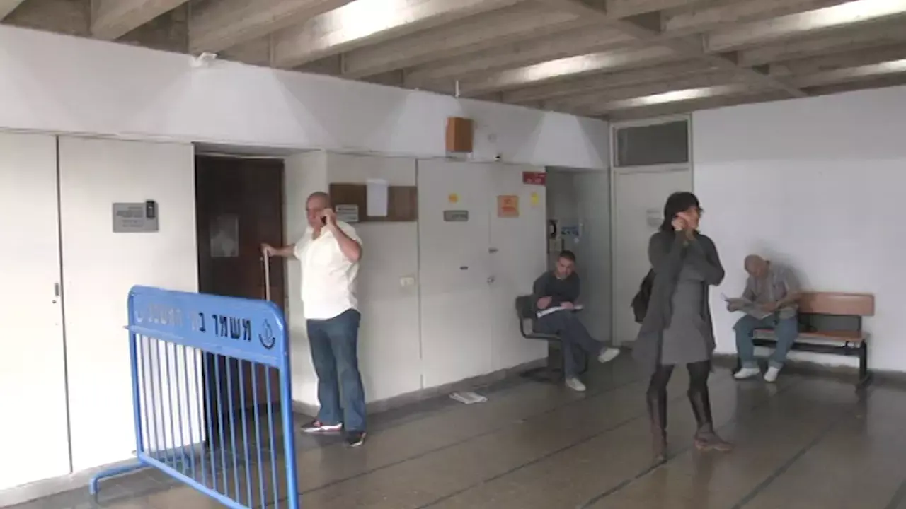 ניסו שחם העיד: "לא יזמתי קשר עם אף אחת מהשוטרות"
