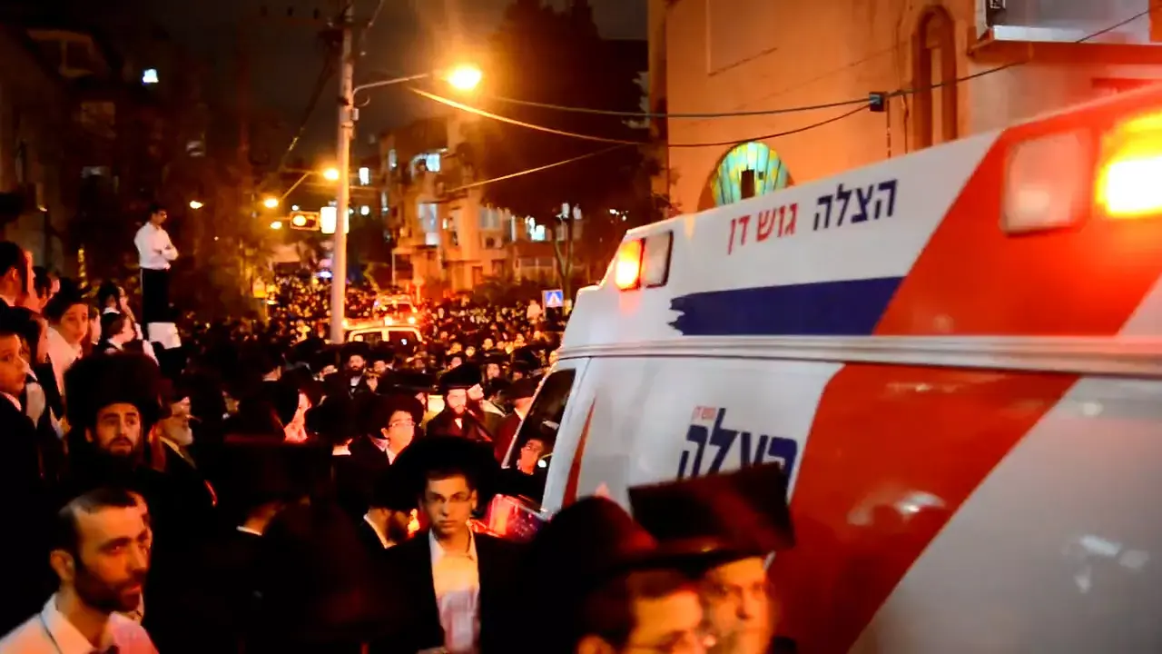 בשל הדוחק: צעיר נהרג ושניים נפצעו אנושות בהלוויה בבני ברק
