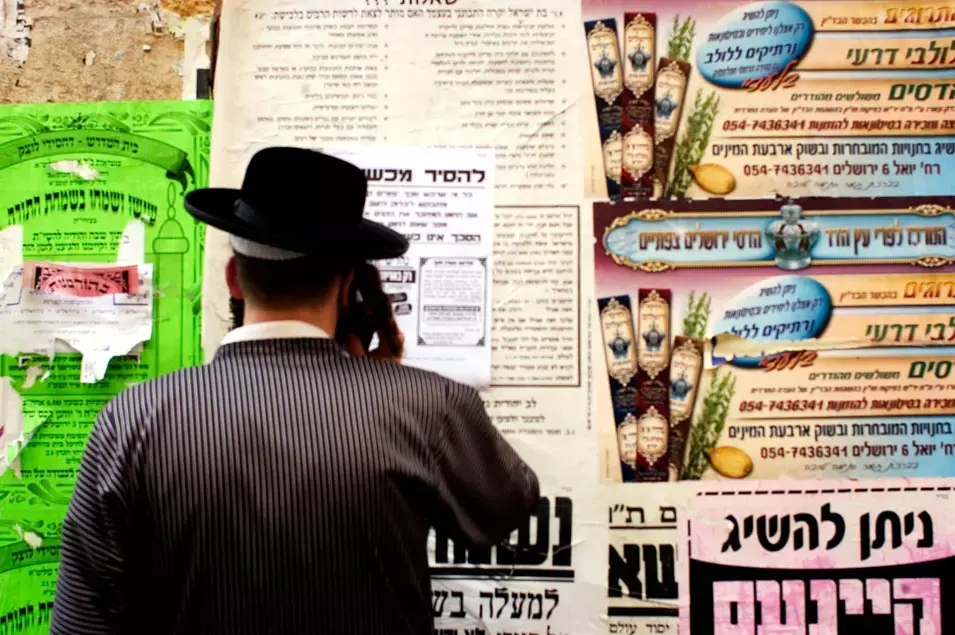 אדמו"רים: לא לקבל ללימודים ילדים להורים שמשתמשים באינטרנט