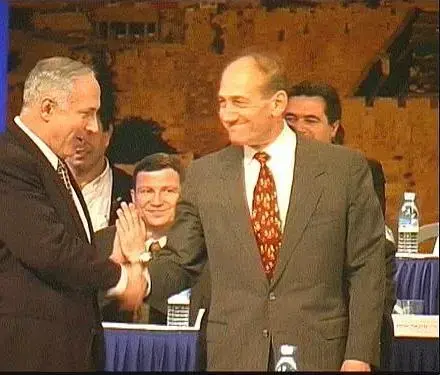 אולמרט הציע לנתניהו להצטרף לקואליציה