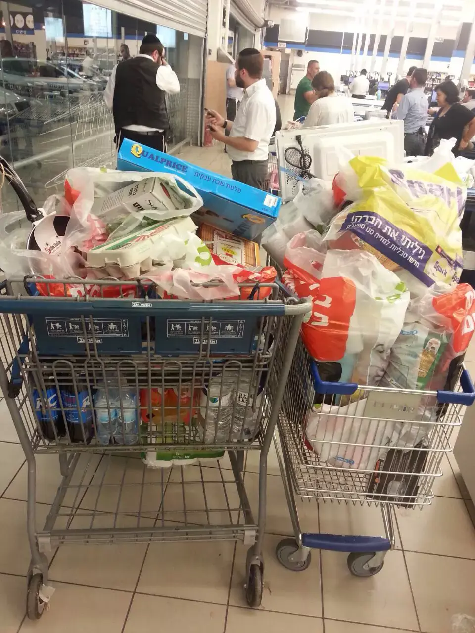 גילתה שתלמידתה חיה בעוני מחפיר וגייסה המונים לעזרתה