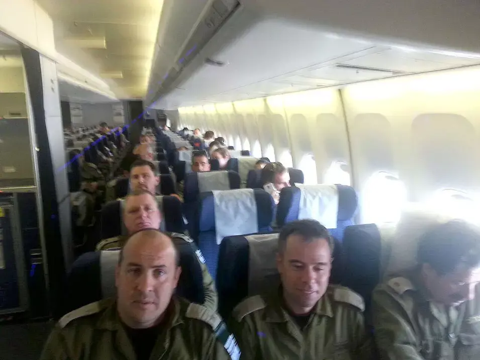 הקברניט על המטוס בדרך לישראל: "עכשיו אפשר כבר לחייך"
