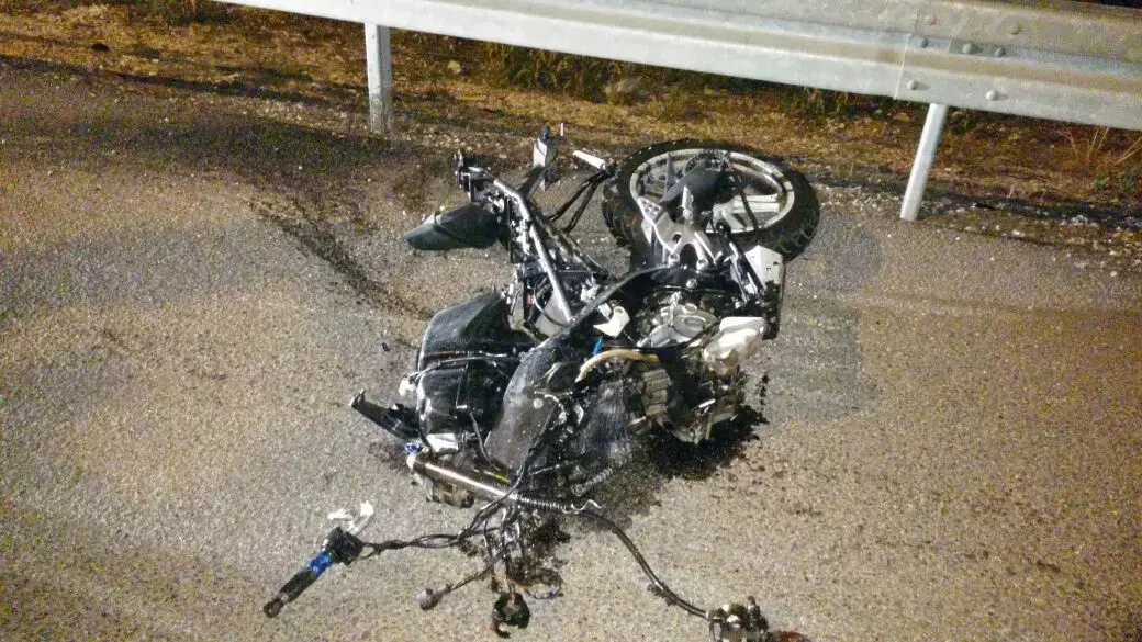 חשד ל"פגע וברח" באזור יקנעם: רוכב אופנוע בן 17 נהרג