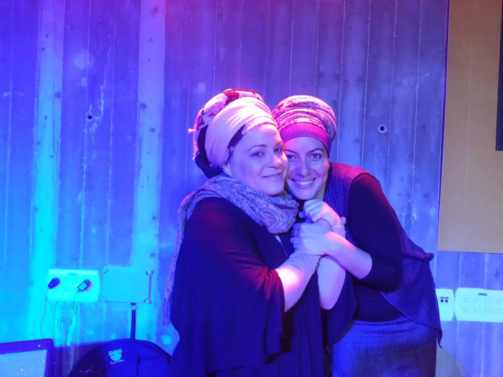 רוחמה בן יוסף ודין דין אביב שרות "בואי ונרקוד". האזינו