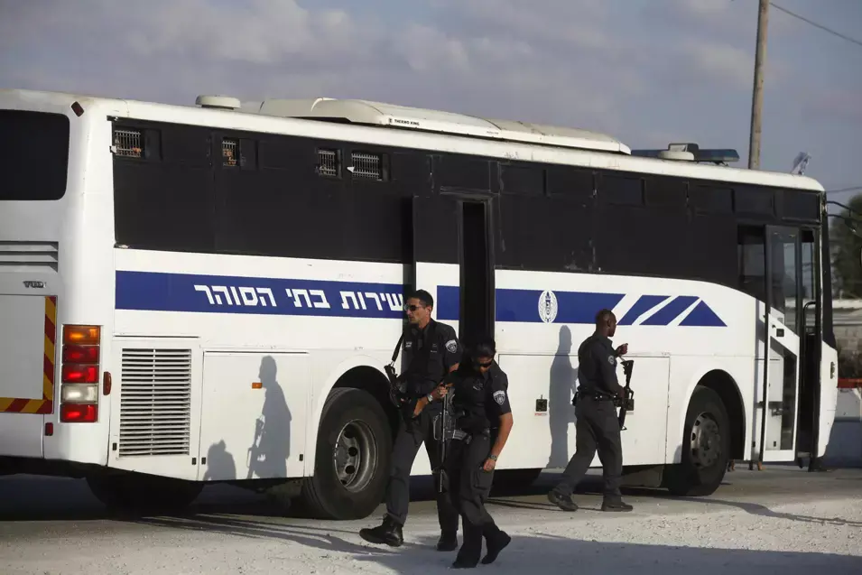ועדת השחרורים התעכבה ב-5 דקות  האסיר נותר שבועות בכלא לחינם