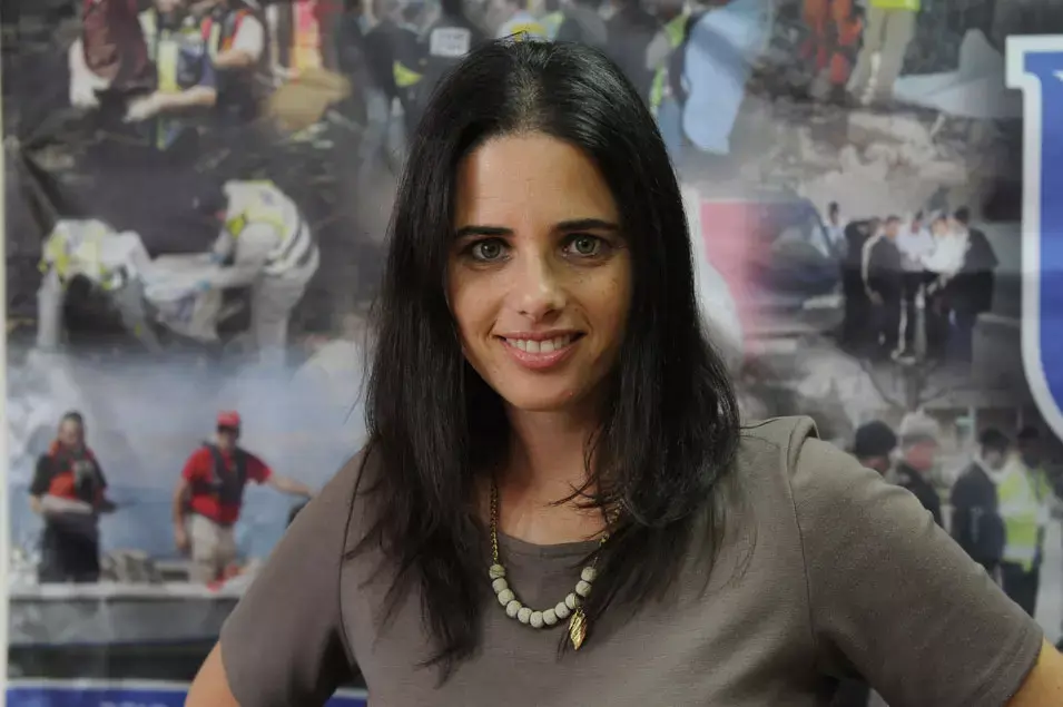 שקד בדרך למשרד המשפטים: "ננהל נגדה קרב מר וקשה"