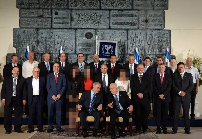 צנזור השרות מתמונת הממשלה - יחסי ציבור ופרובוקציה זולה