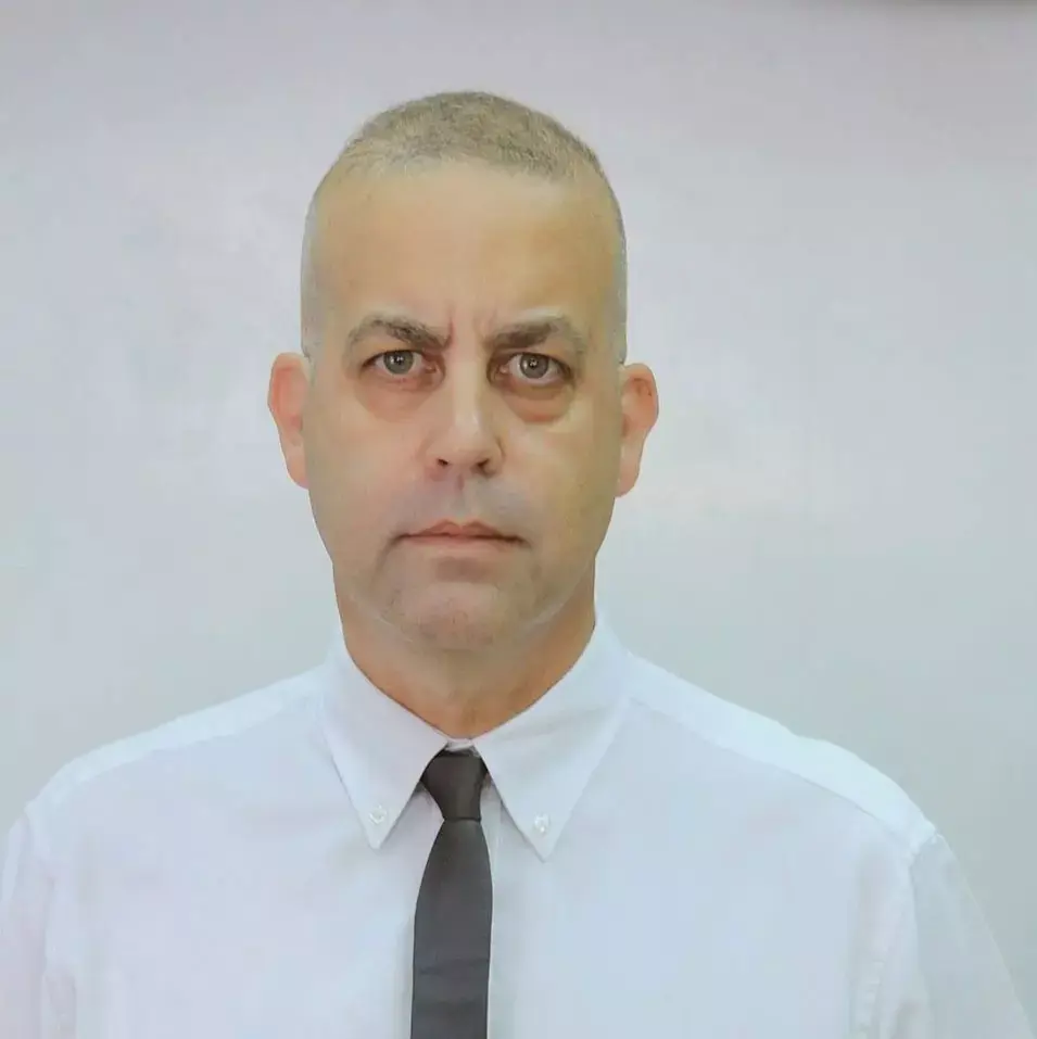 "אנחנו סופגים את האש": ההתאבדות הציפה את קשיי הפקידים