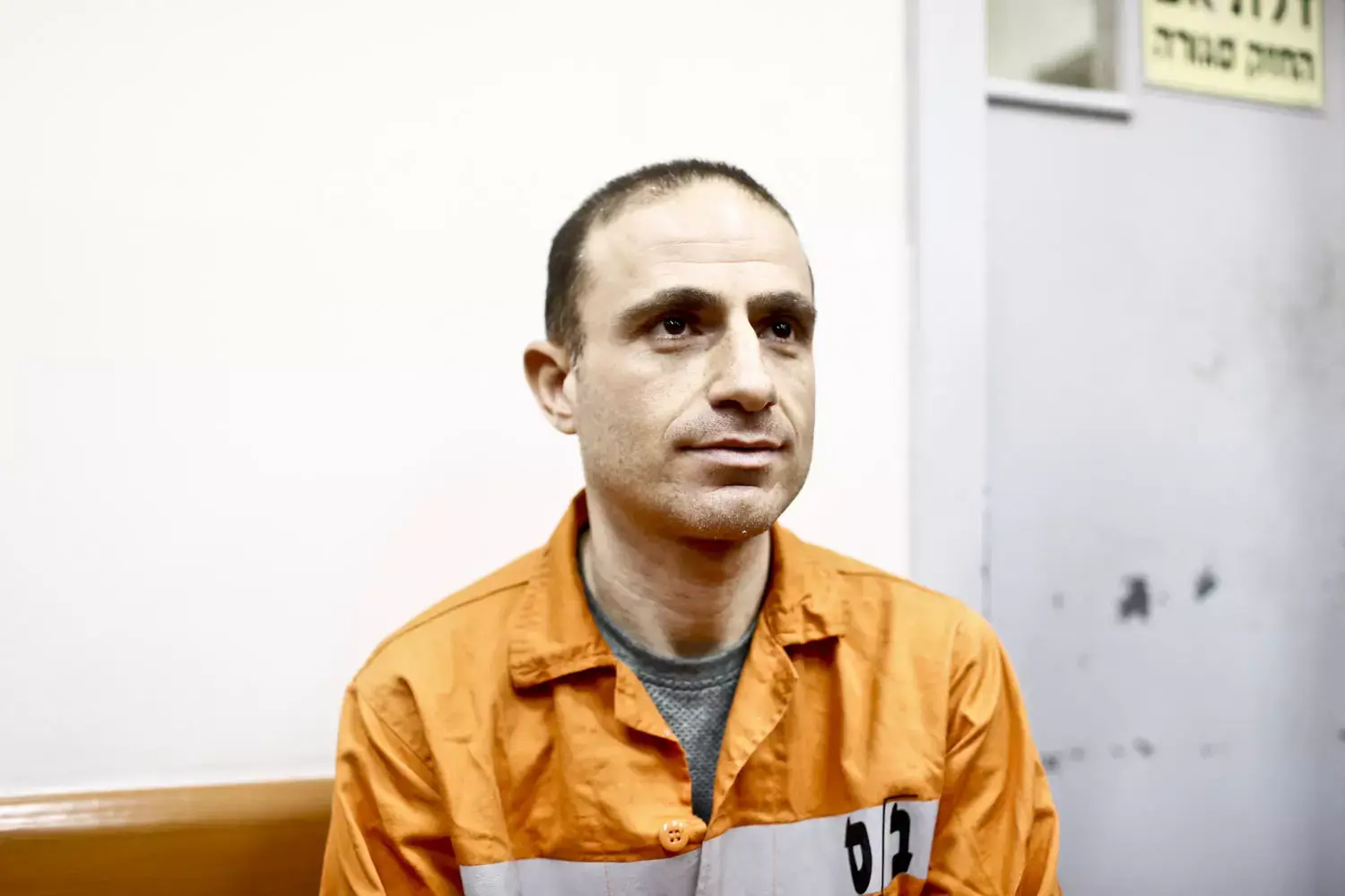 חתכים על הידיים: אסי אבוטבול ניסה לפגוע בעצמו בכלא