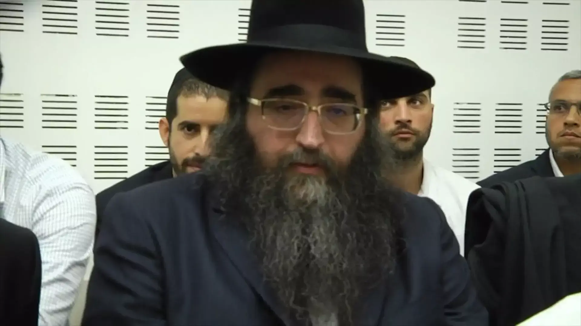 "ברכה אמר לי: 'אתה יודע מי זה הרב פינטו? לא חוקרים אותו'"