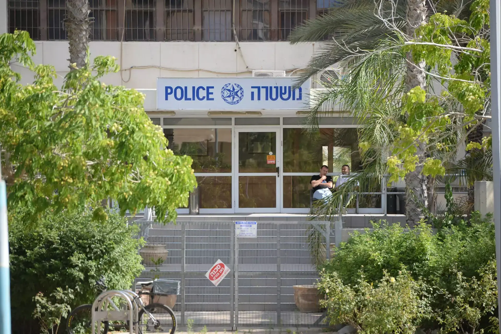 מפקד תחנה במשטרה נחקר בחשד לקשר אסור עם פקודה