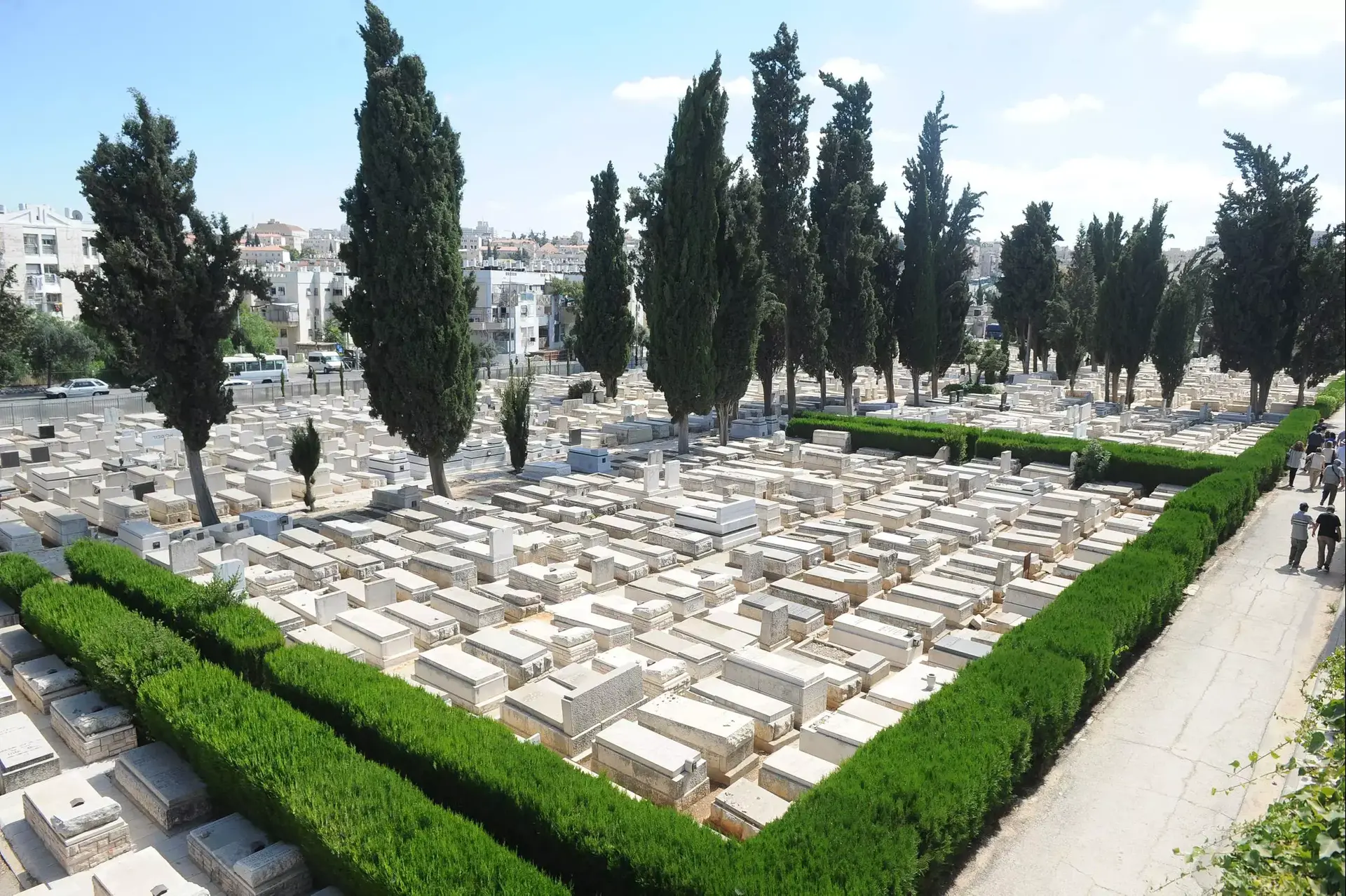 "התמוטט ברחבת ההספדים": בן 50 מת בהלוויית קרוב משפחתו