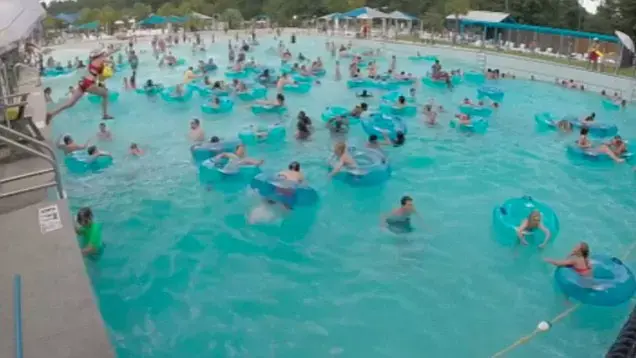 האם תצליחו לאתר את הילד הטובע לפני שהמצילה תגיע אליו?