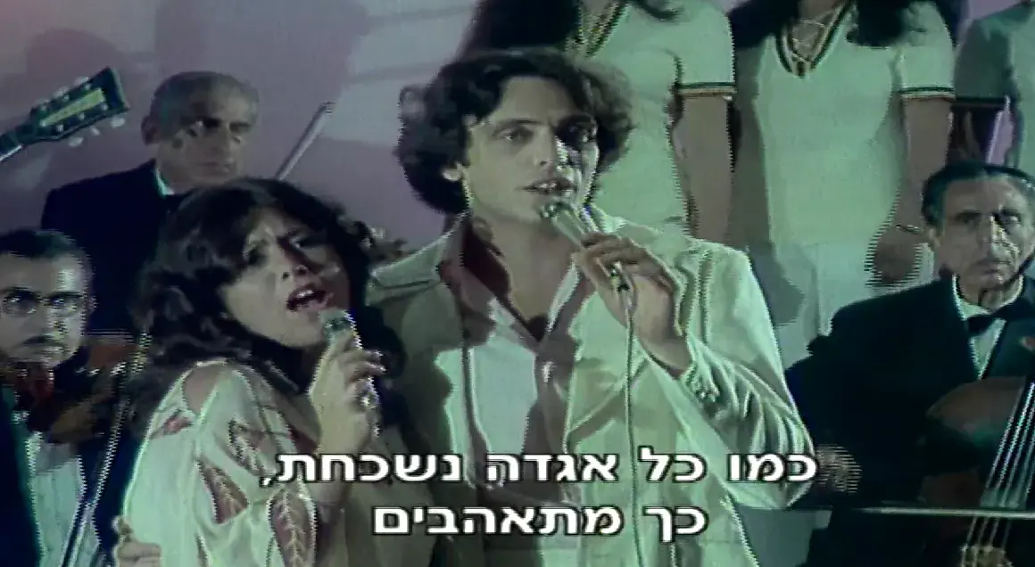 תיקי דיין וצביקה פיק שרים "טוב להתאהב" ב"בדרנית בחצות". צפו