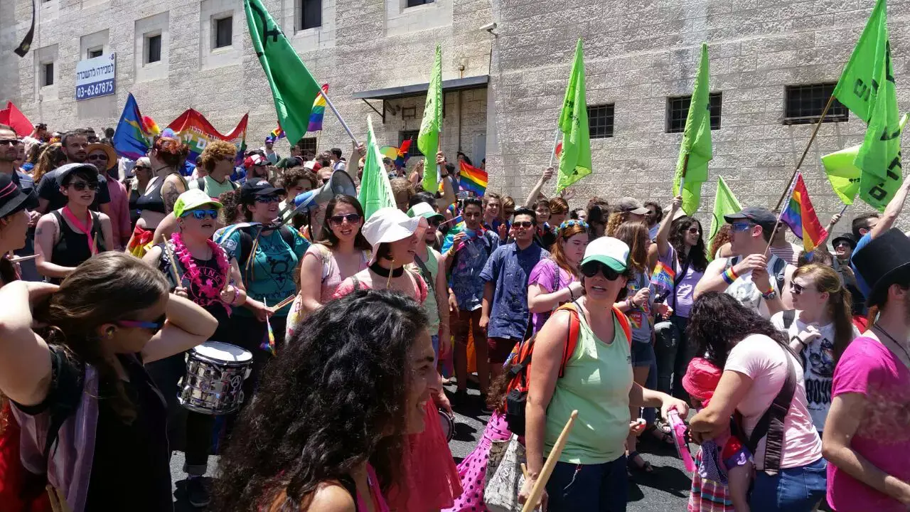 "מאבק על הזכות להיות גאה": אלפים במצעד הגאווה בחיפה