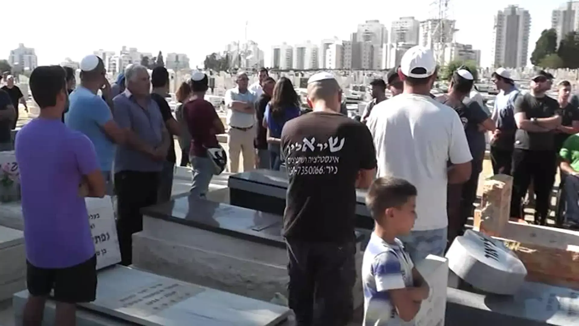 יממה לאחר הפוסט המרגש בפייסבוק: עשרות באזכרה של ליאור