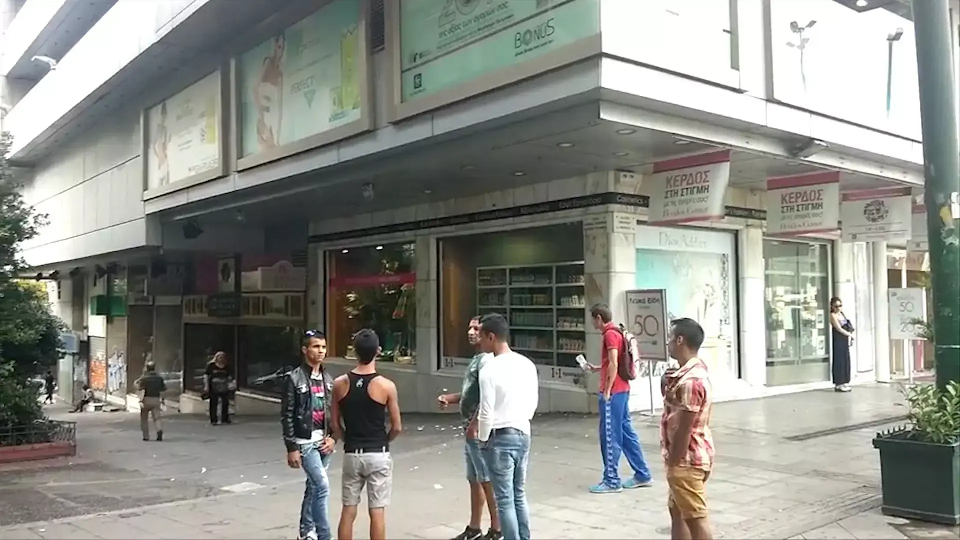הקורבנות השקופים של המשבר הכלכלי ביוון