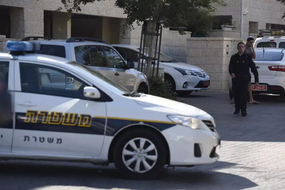 עוקץ המיליונים: עשרות חשודים בהונאת בנקים באמצעות זיוף