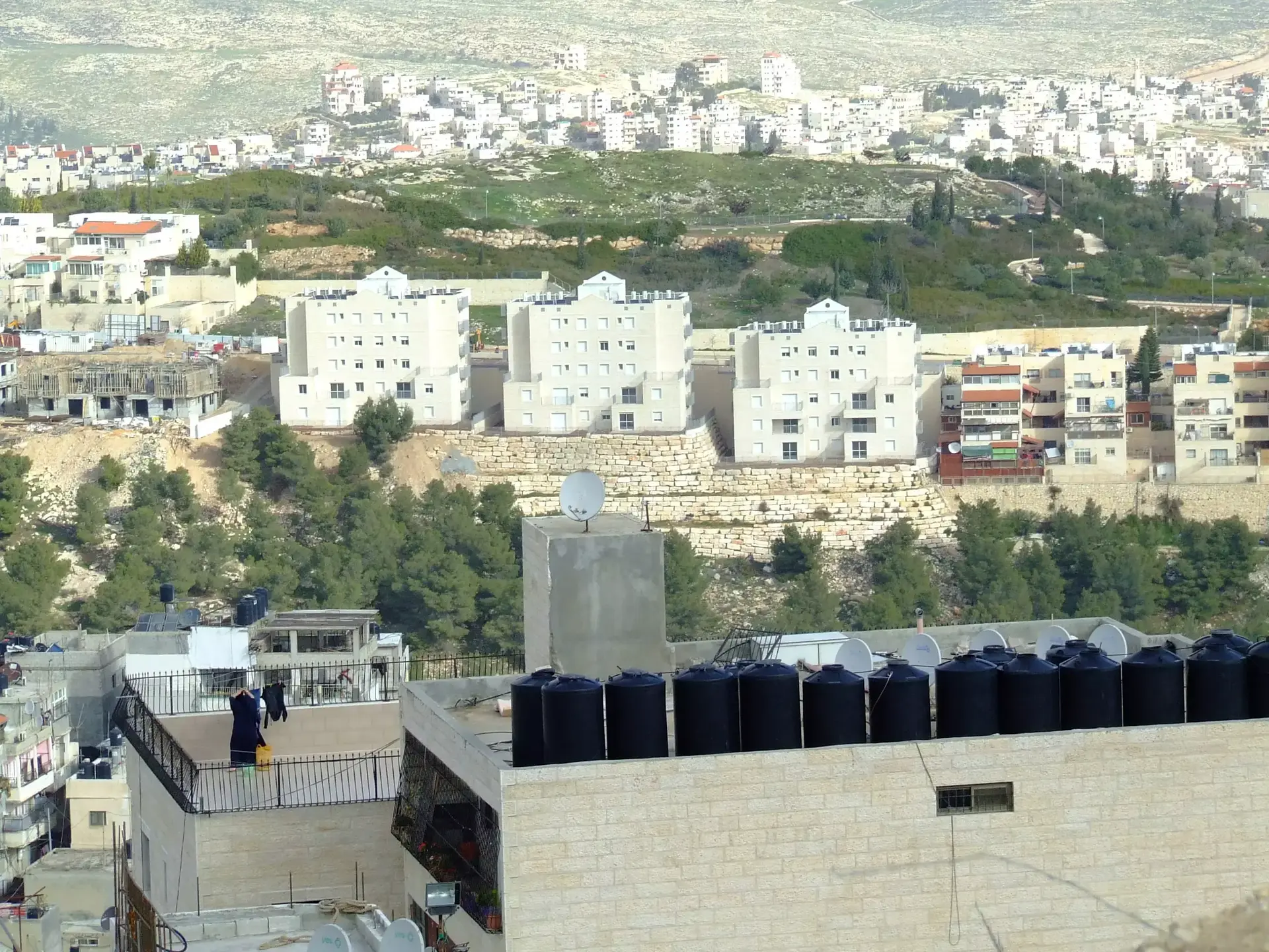 תושבי מזרח ירושלים ישלמו על מים  על אף שאינם מחוברים לתשתיות