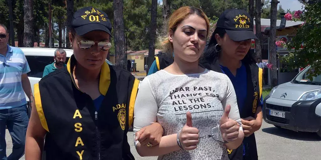 האישה שרצחה את בעלה המתעלל הפכה למושא הערצה