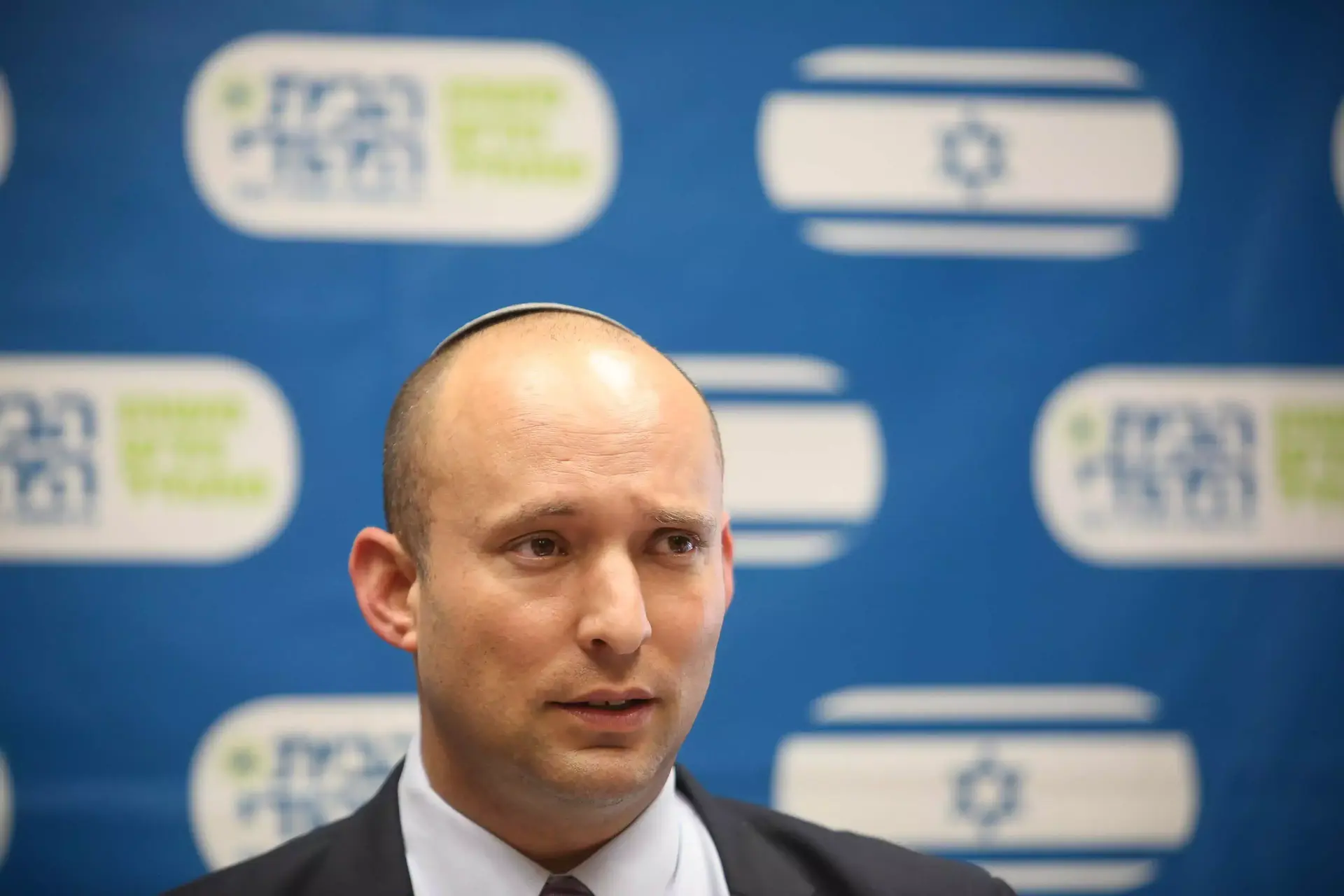 רוב הציבור הדתי-לאומי: ראש ממשלה חובש כיפה? לא בקרוב