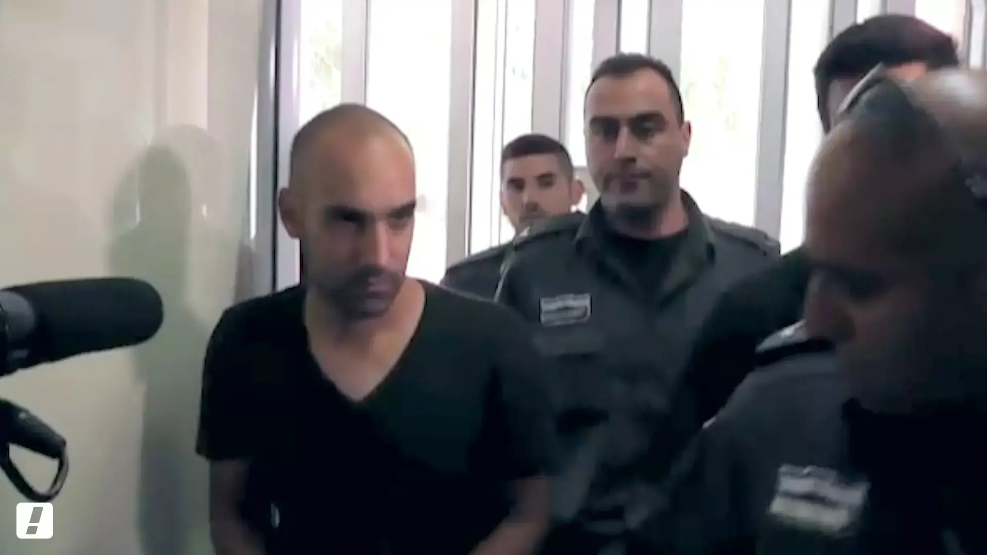 אישום: דרס משתזפת על החוף - וגרם לה לשברים בצלעות
