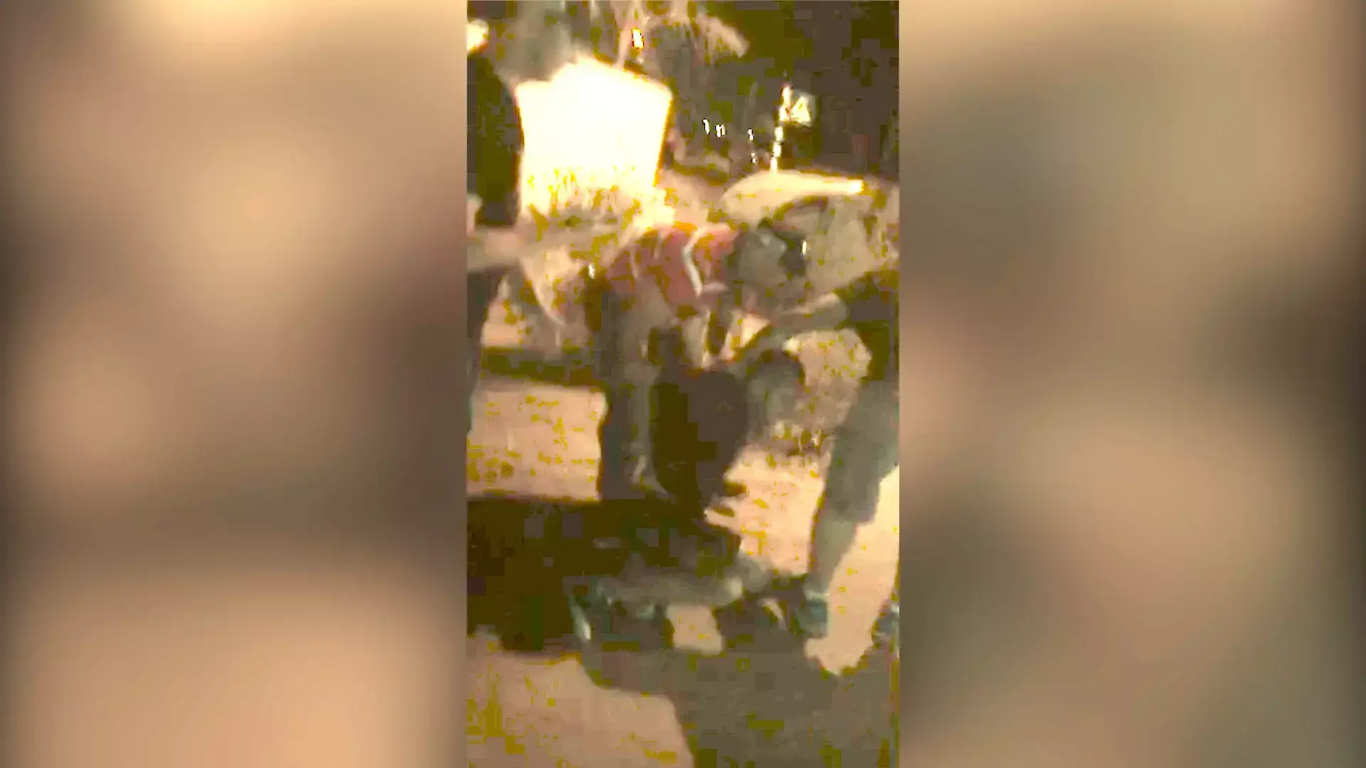 תיעוד: "חיילים" מארגון פשיעה מוכר תוקפים שוטרים ברחובות