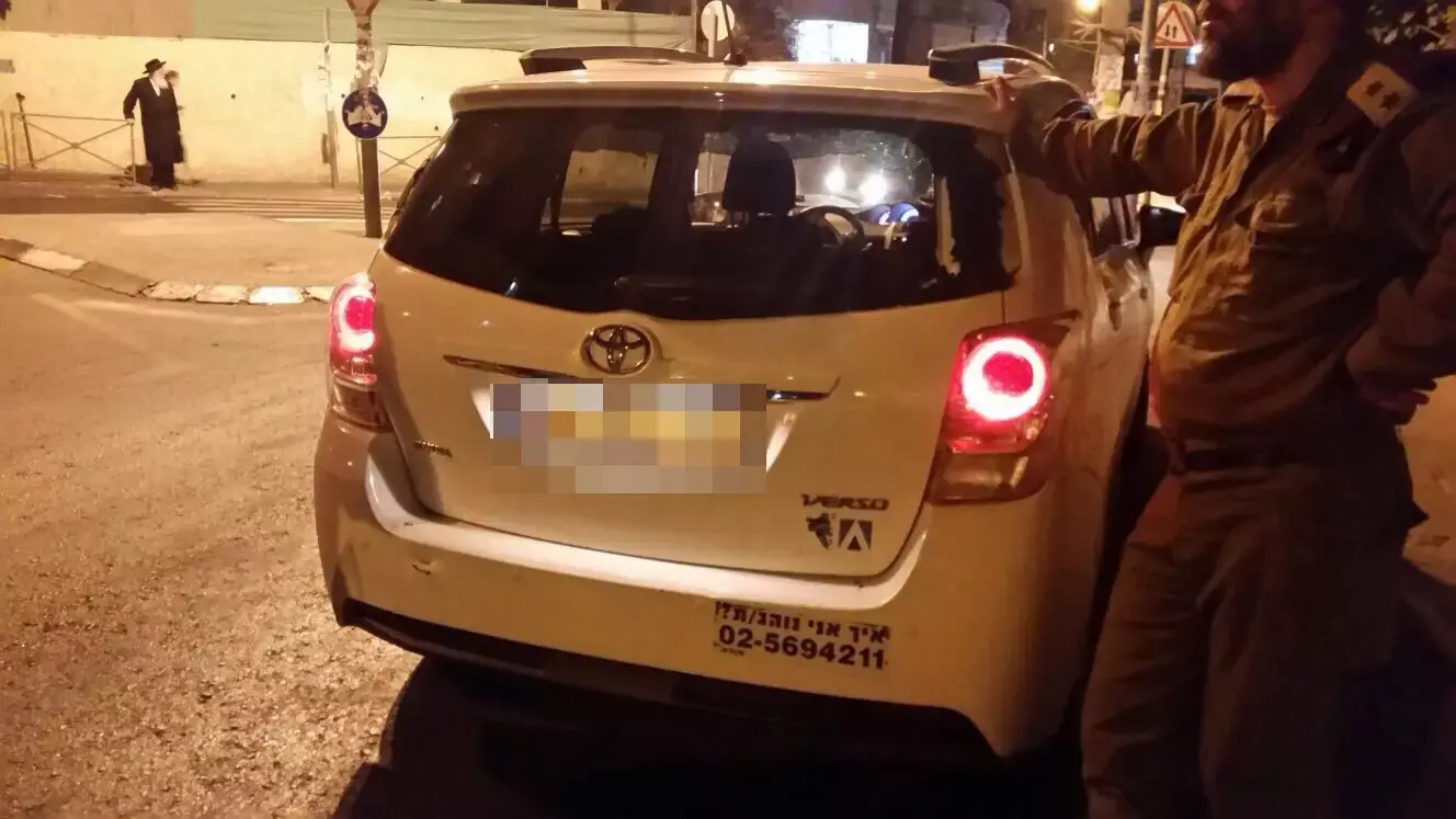 רכבו של רב בצה"ל הותקף במאה שערים, החשודים נמלטו
