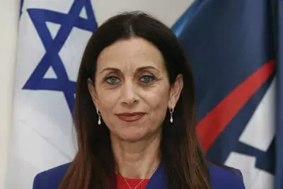 רונית תירוש מגיעה לווידאו צ&rsquo;ט