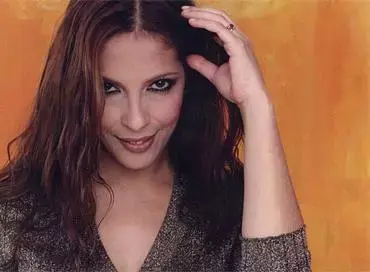 שרון חזיז שועטת לכיוון ערוץ 2