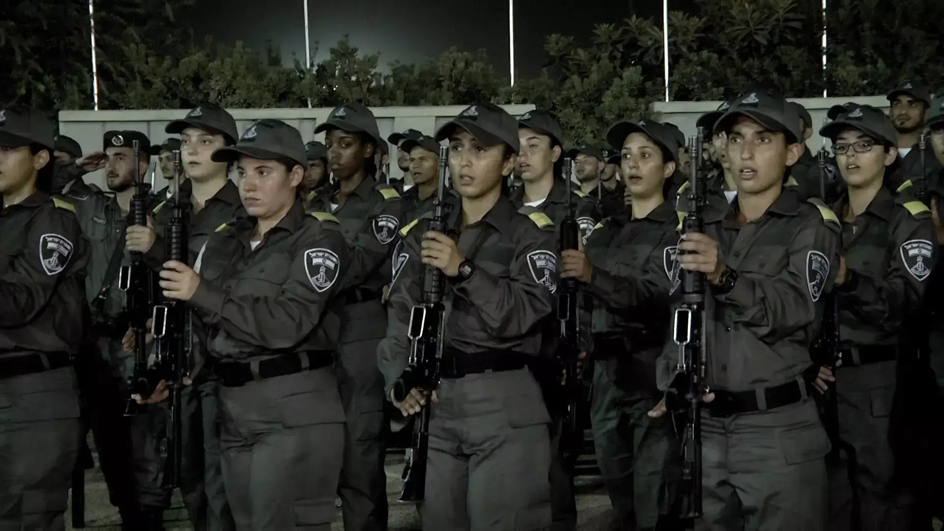 "עדיין דומעת": ההפתעה שחיכתה לחיילת הבודדת בסיום הטירונות